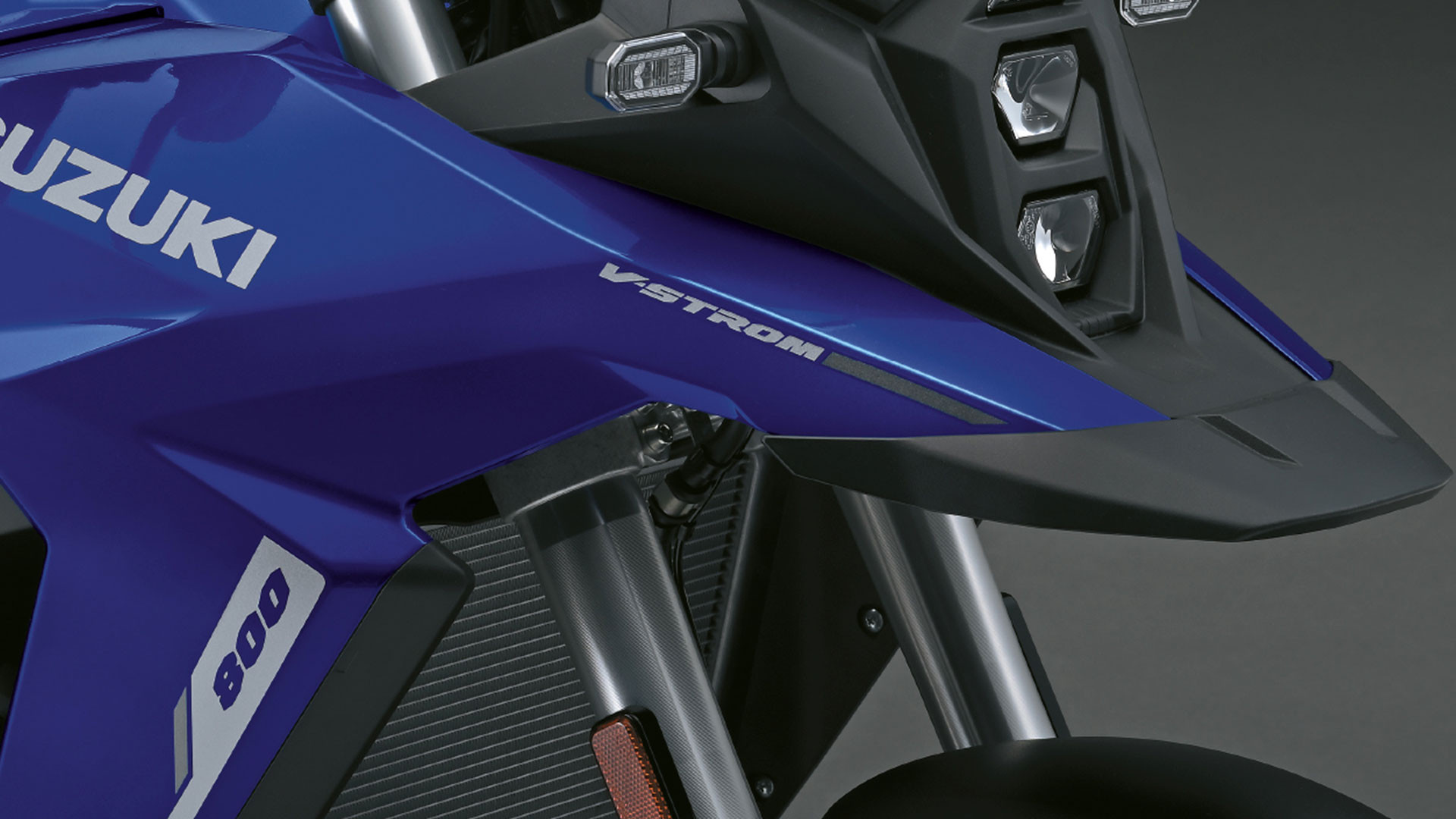 Suspensão SHOWA SFF-BP ajustável e quadro robusto