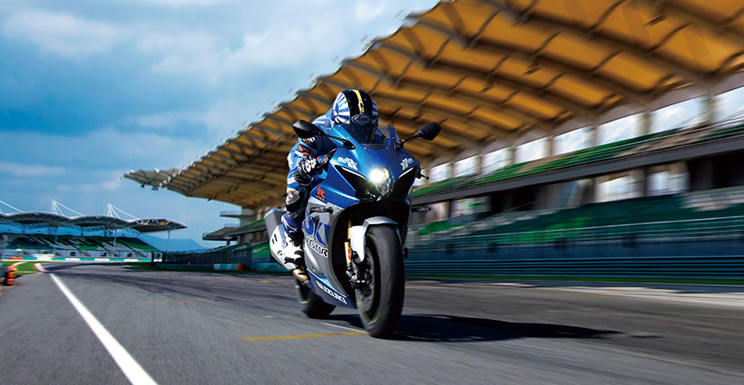 NOVO MOTOR, MAIS COMPACTO E MAIS LEVE, COM POTÊNCIA LÍDER DA CLASSE: